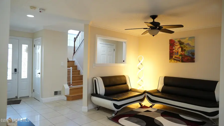 27 Hummingbird Court, Marlboro, NJ 07746 - Image #2