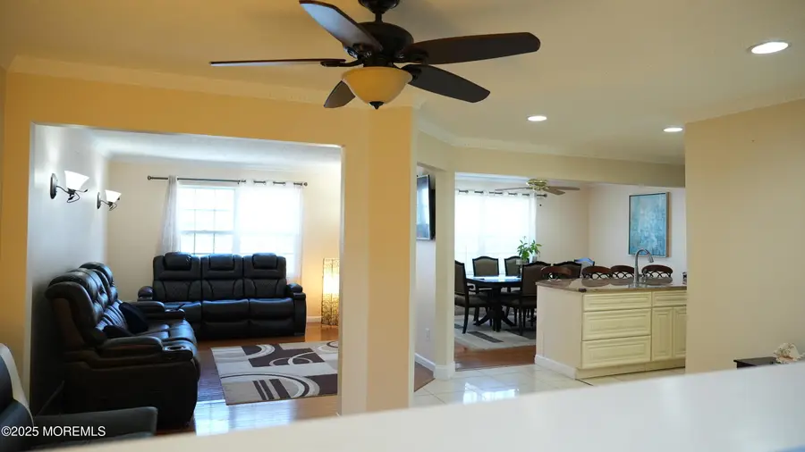 27 Hummingbird Court, Marlboro, NJ 07746 - Image #3