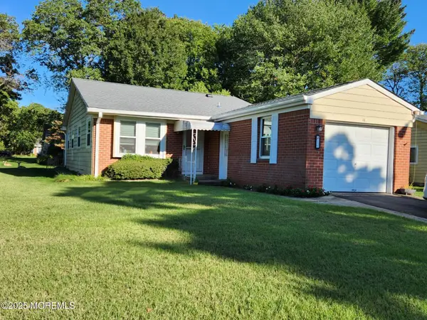 16 Hudson Parkway, Whiting, NJ 08759