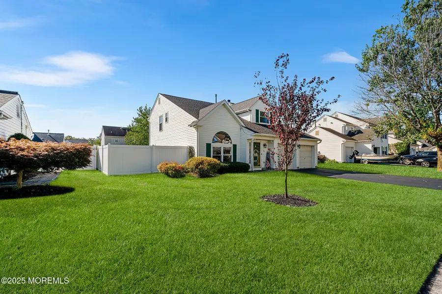 33 Bryce Canyon Road, Howell, NJ 07731 - Image #3