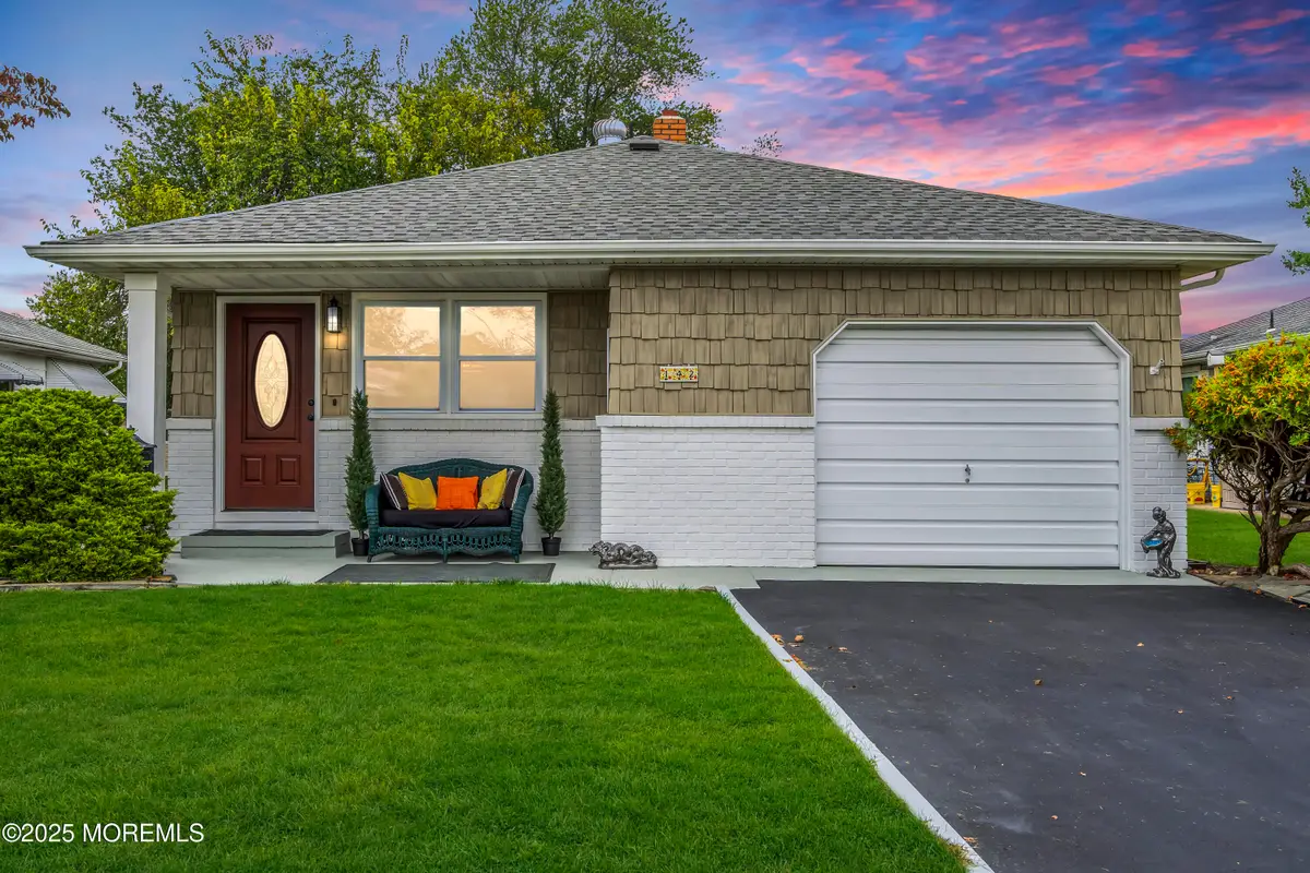 142 Barbuda Street, Toms River, NJ 08757 - Image #1