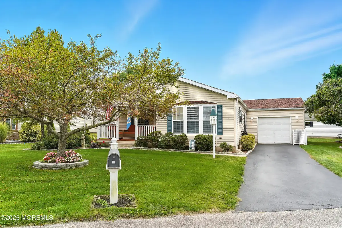 75 Perry Lane, Manahawkin, NJ 08050 - Image #1