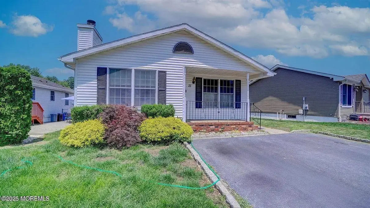 21 Parkview Way, Manalapan Township, NJ 07726 - Image #1