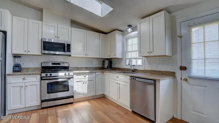 21 Parkview Way, Manalapan Township, NJ 07726 - Image #3