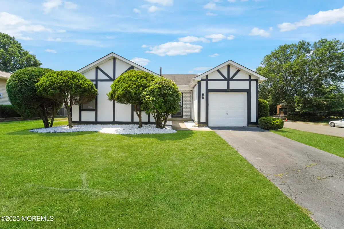 29 Coventry Terrace, Marlboro, NJ 07746 - Image #1