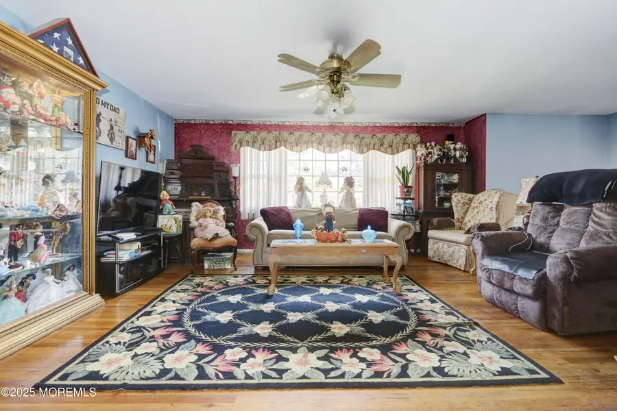 1121 Aspen Drive, Toms River, NJ 08753 - Image #3