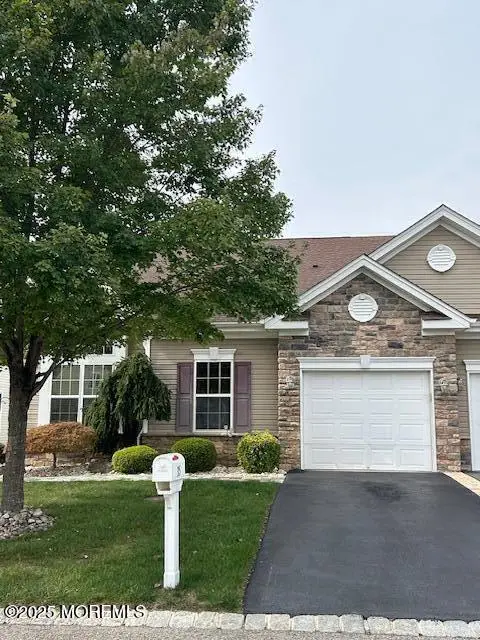 35 Timber Hill Drive, Stonebridge, NJ 08831 - Image #1