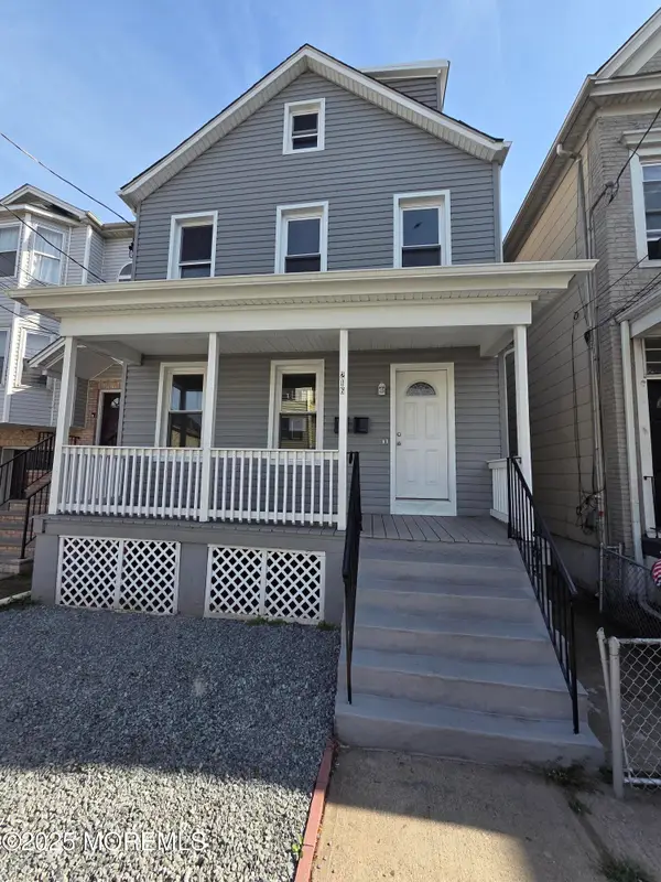 216 Delaware Street, Elizabeth Port, NJ 07206