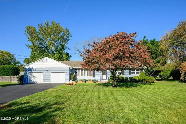 22 Kenmore Road, Freehold, NJ 07728