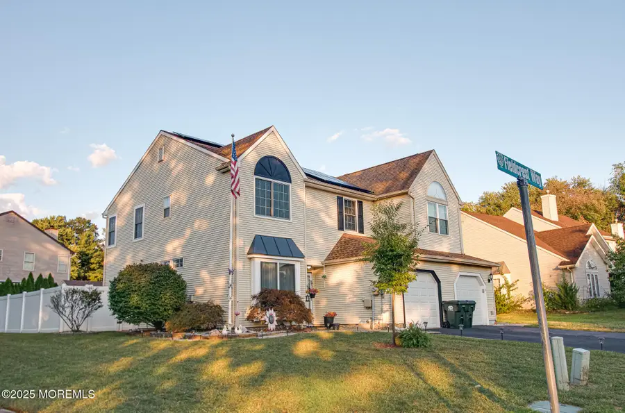 2 Fieldcrest Way, Freehold, NJ 07728 - Image #3
