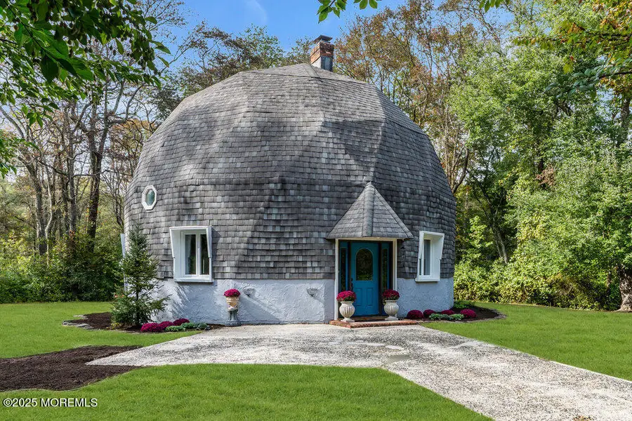 56 Lakeside Drive, Farmingdale, NJ 07727 - Image #2