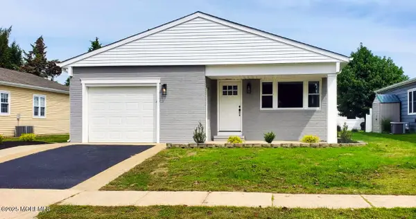 14 Banning Court, Toms River, NJ 08757