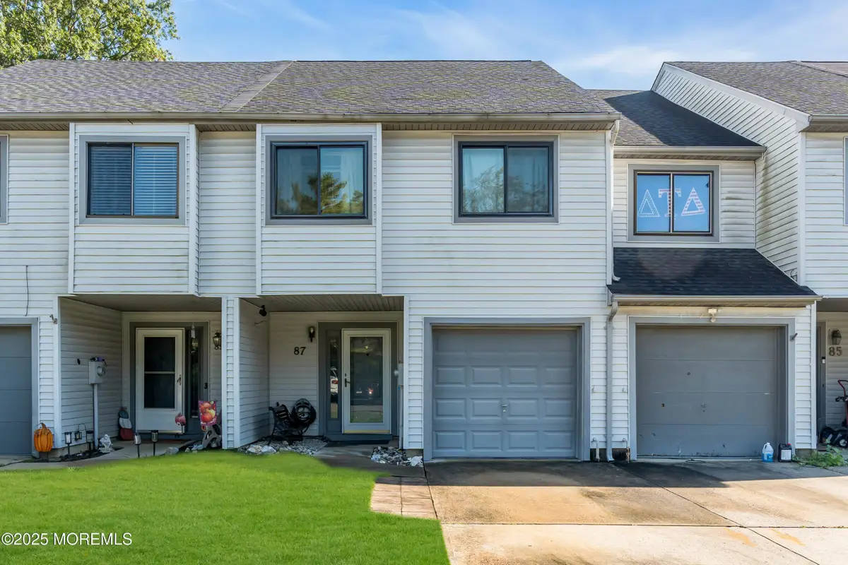 87 Lexington Circle, Matawan, NJ 07747 - #1