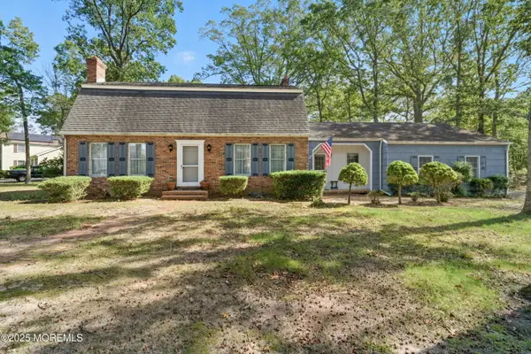 118 Lakeshore Drive, Manahawkin, NJ 08050