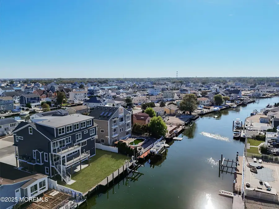 6 Cayman Avenue, Toms River, NJ 08753 - Image #3