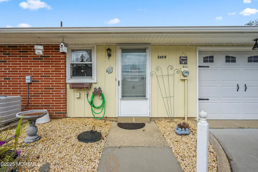 240B Huntington Drive, Lakewood, NJ 08701 - Image #2