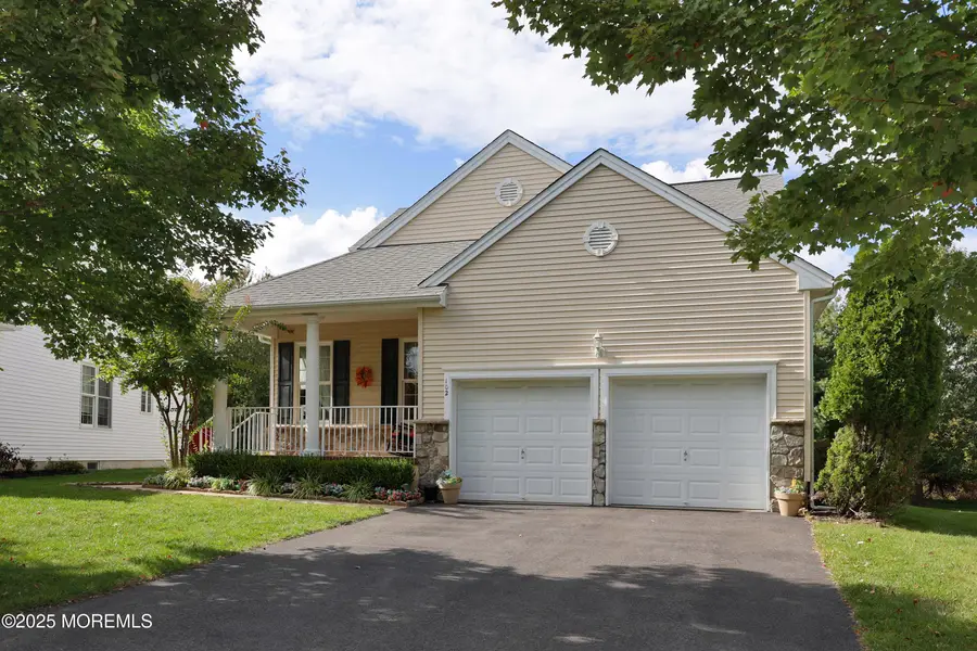 102 Rolling Meadows Boulevard, Ocean Township, NJ 07712 - Image #2