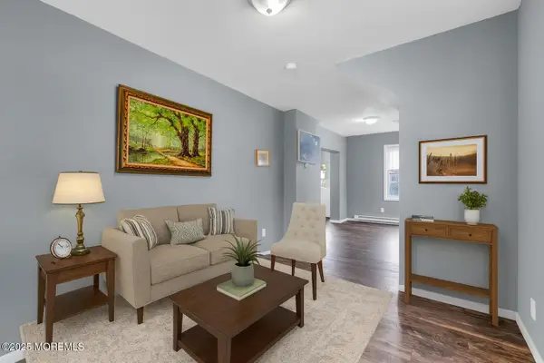 77 Center Avenue, Keansburg, NJ 07734