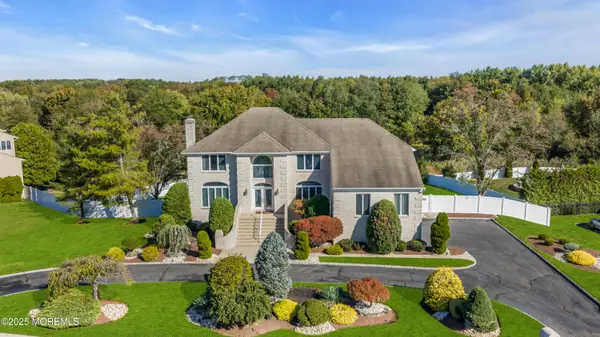 11 Whistler Way, Marlboro, NJ 07746