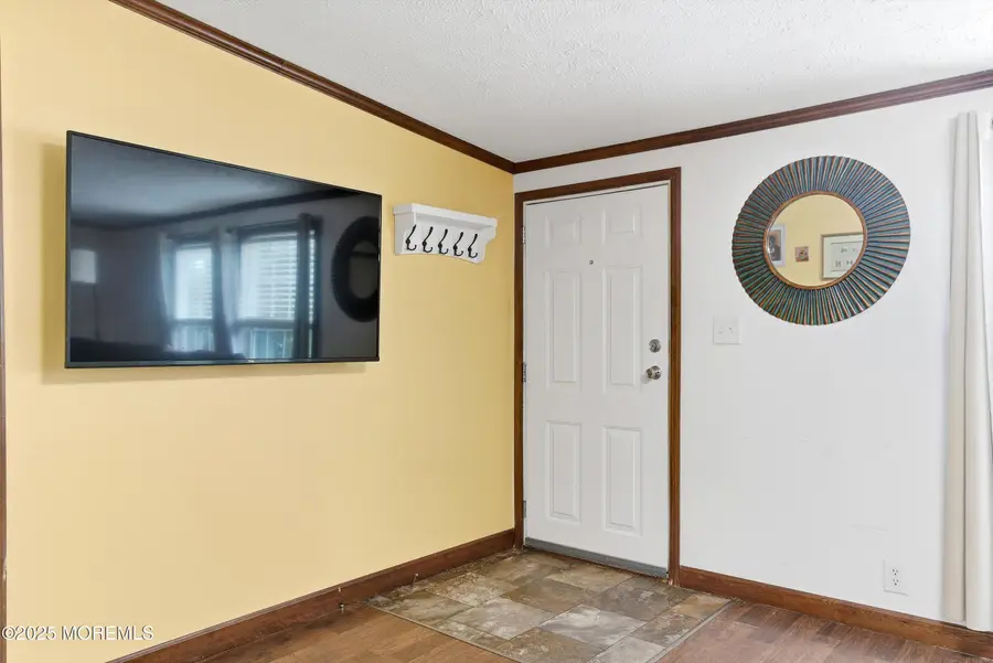 208 Longboat Avenue, Beachwood, NJ 08722 - Image #3