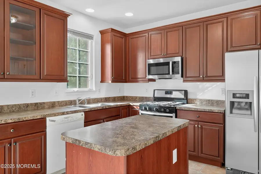 60 Wlodarczyk Place, Parlin, NJ 08859 - Image #2