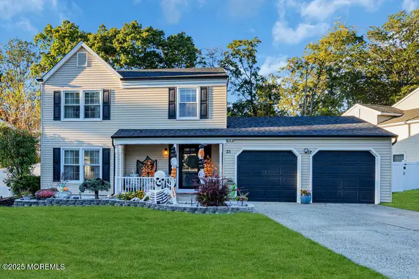 21 Bunker Hill Drive, Howell, NJ 07731