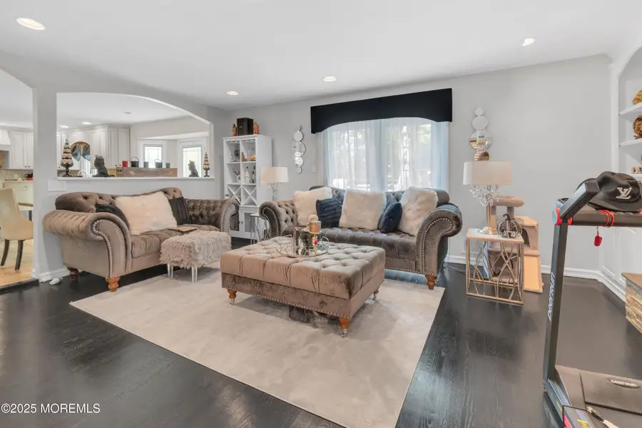 41 Longstreet Road, Manalapan Township, NJ 07726 - Image #2