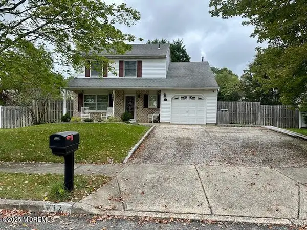 17 Bristlecone Drive, Howell, NJ 07731