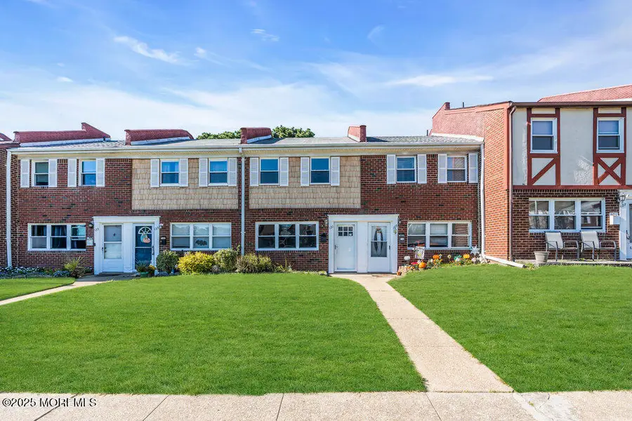 131 Briar Mills Drive, Brick, NJ 08724 - Image #2
