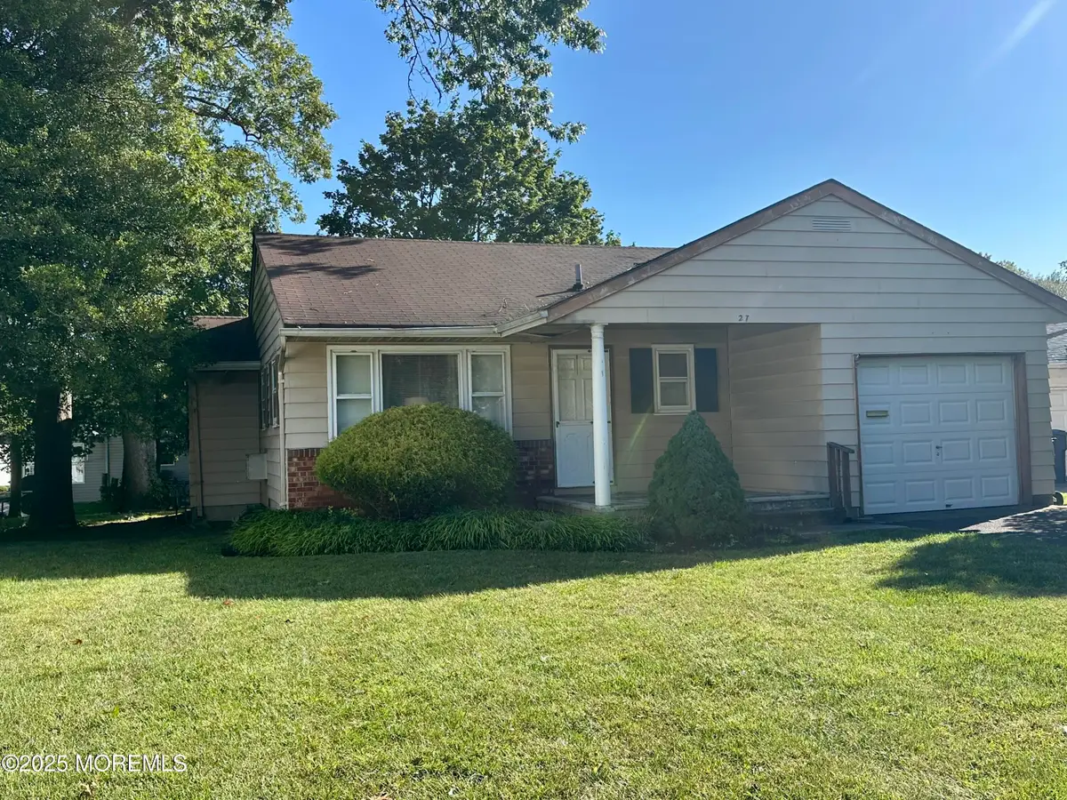 27 Coral Bell Holw, Toms River, NJ 08755 - Image #1
