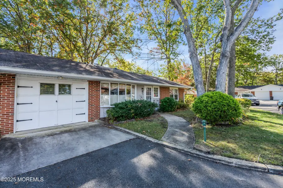 586A Lake Point Drive, Lakewood, NJ 08701 - Image #2