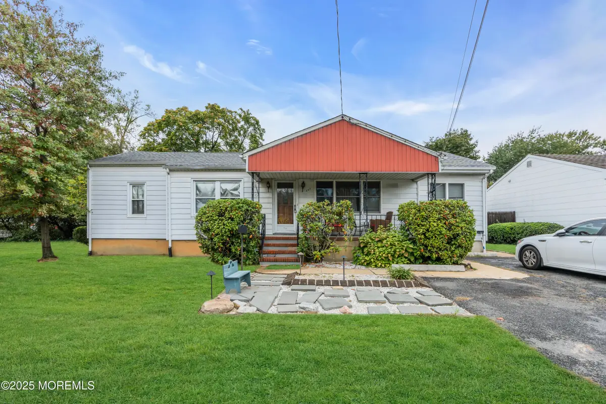 537 Park Avenue, Freehold, NJ 07728 - Image #1