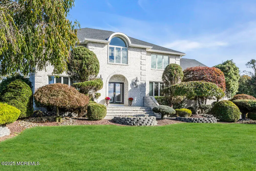 7 Nottinghill Court, Manalapan Township, NJ 07726 - Image #1