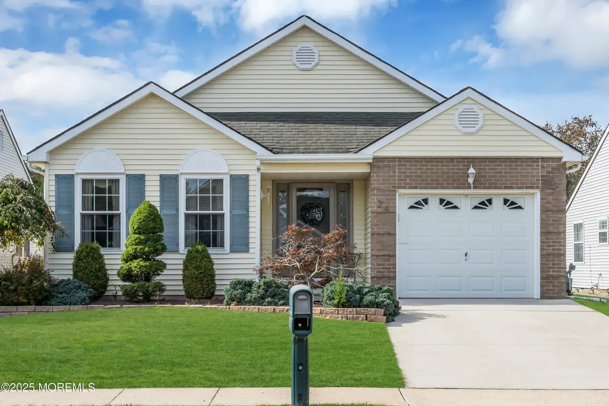 24 Lambert Way, Toms River, NJ 08757 - Image #1