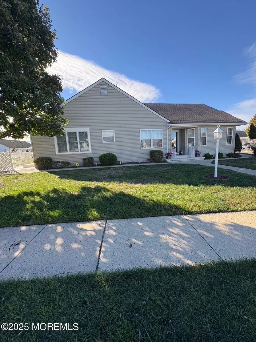 51 Winterton Drive, Toms River, NJ 08757 - Image #2