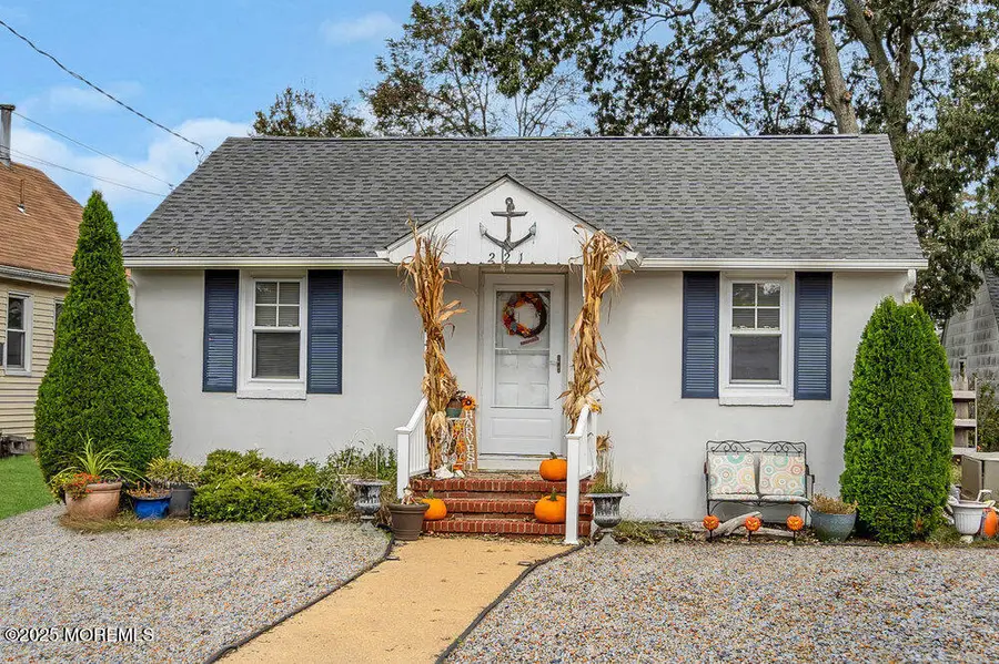 221 Lakewood Avenue, Ocean Gate, NJ 08740 - Image #2