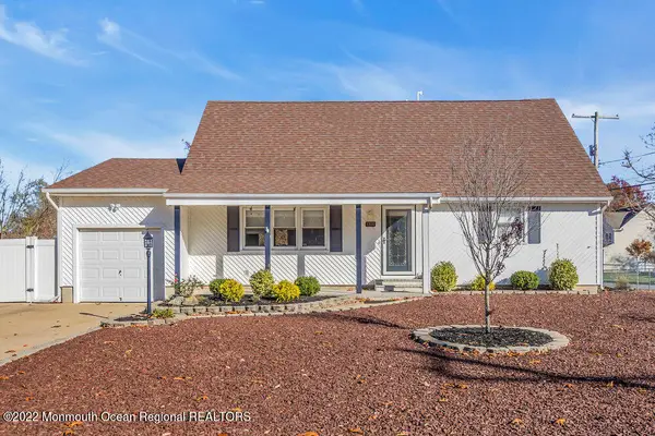 1300 Parkview Boulevard, Toms River, NJ 08757