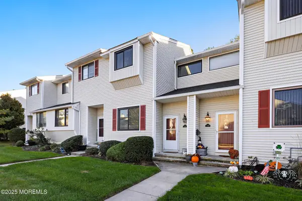 343 Middlewood Road, Middletown, NJ 07748