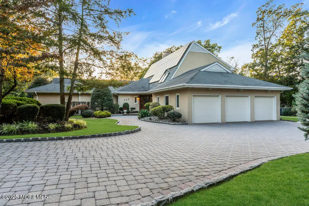 528 Eagle Point Drive, Toms River, NJ 08753 - Image #1