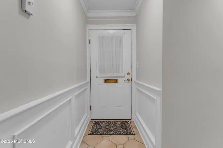 33 Auburn Court, Red Bank, NJ 07701 - Image #3