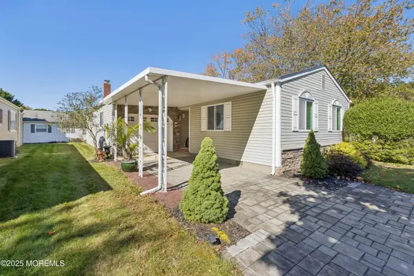 1 Carlsbad Drive, Toms River, NJ 08757