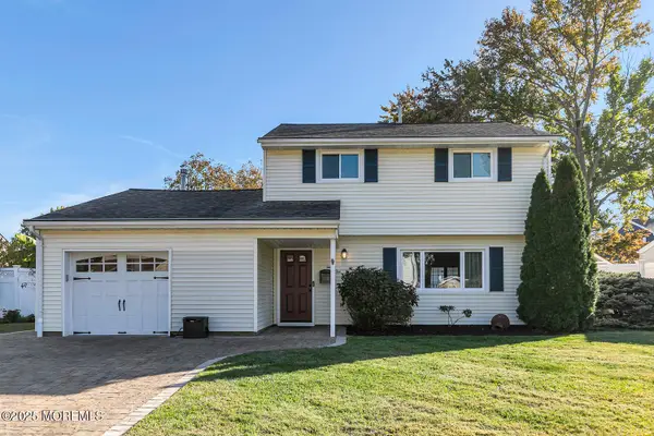 21 Hemlock Street, Hazlet, NJ 07730