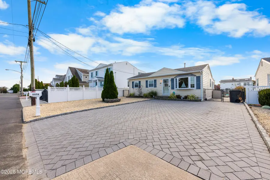 2570 Balfrey Drive, Toms River, NJ 08753 - Image #2