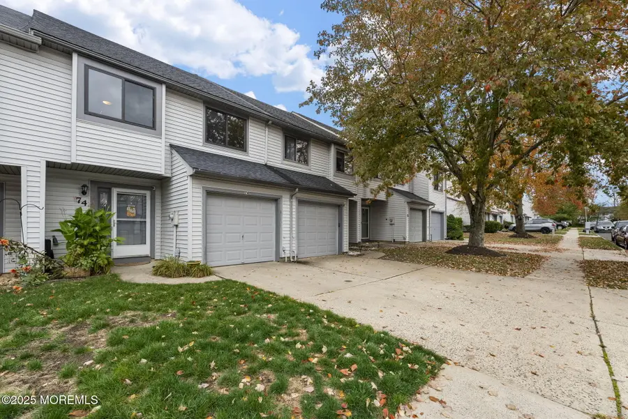 74 Lexington Circle, Matawan, NJ 07747 - Image #2