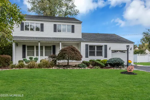 21 Thoreau Drive, Manalapan, NJ 07726