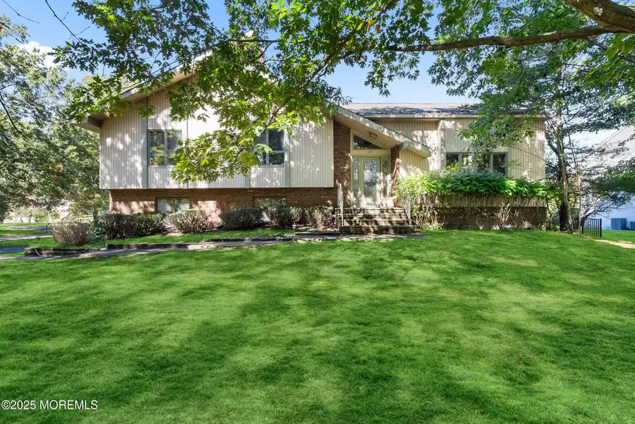 10 Oak Tree Lane, Ocean Township, NJ 07712 - Image #2