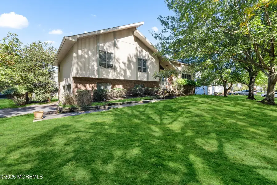 10 Oak Tree Lane, Ocean Township, NJ 07712 - Image #3