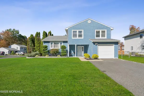 2 Michael Court, Old Bridge, NJ 08857