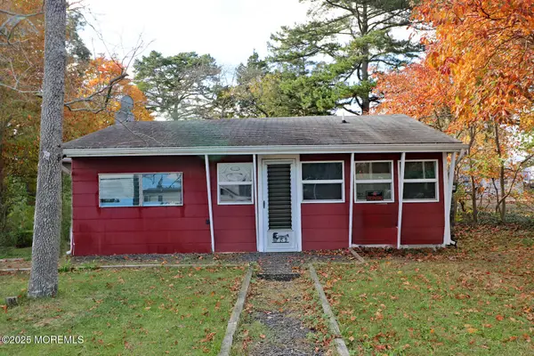 4 Spruce Street, Waretown, NJ 08758