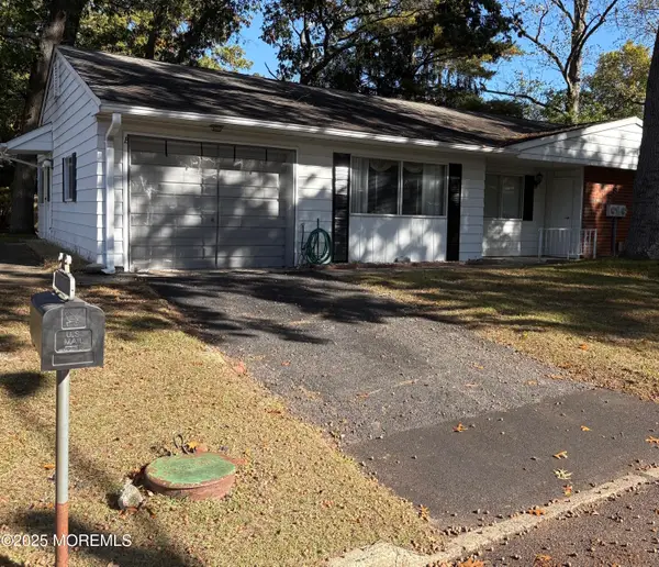 8 Nevada Drive #B, Whiting, NJ 08759